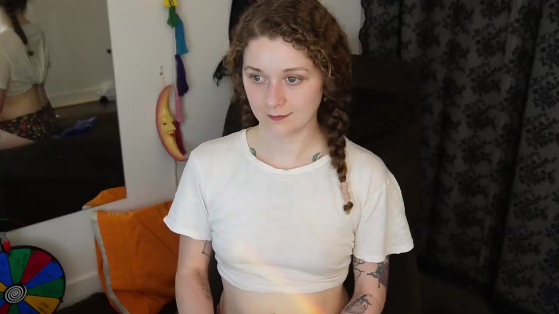 Gallery image thumbnail from peachyqueen's myfreecams stream on, 08/25/2026, 24:17 image 8 of 20