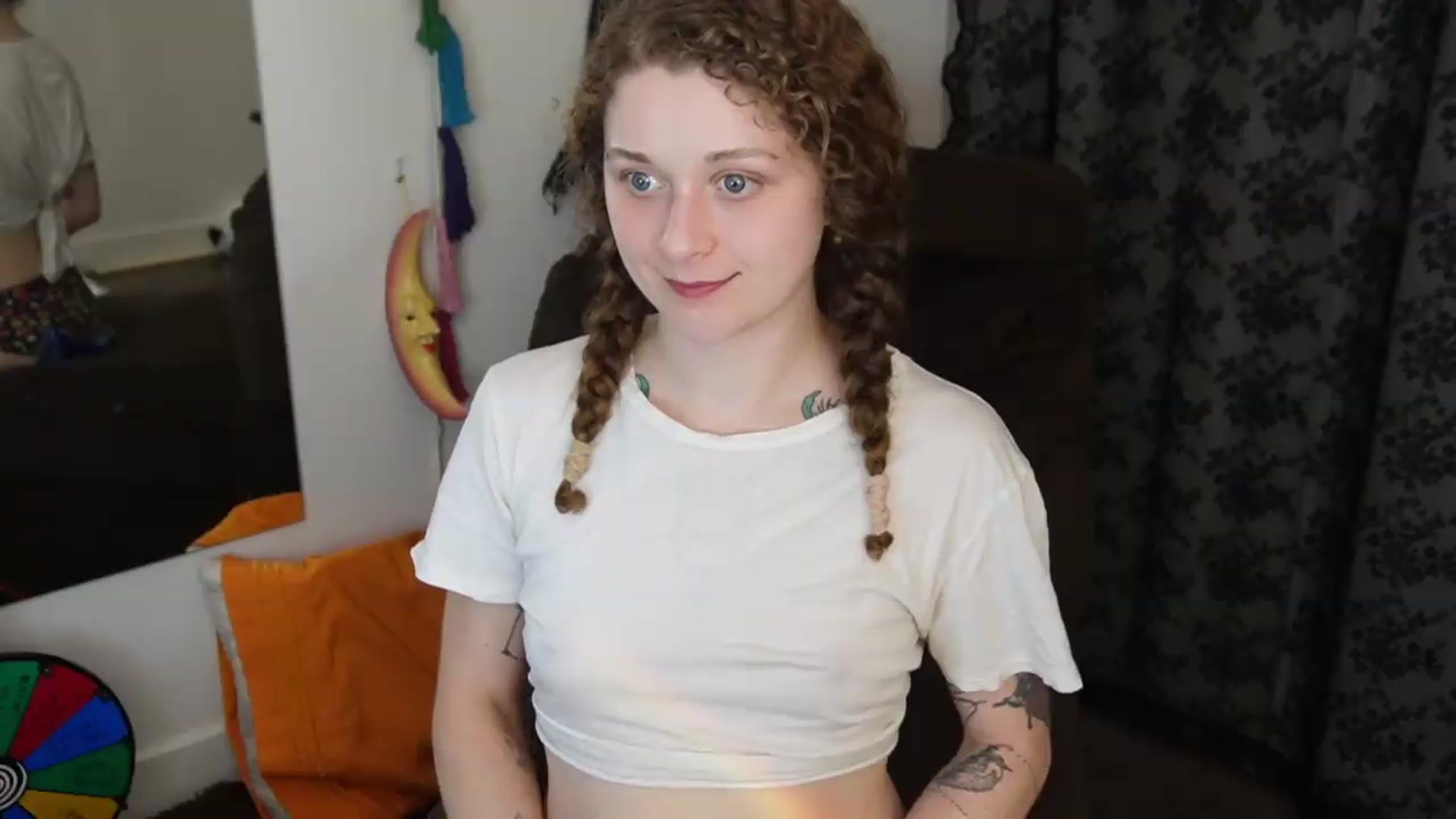 Gallery image thumbnail from peachyqueen's myfreecams stream on, 08/25/2026, 24:17 image 10 of 20