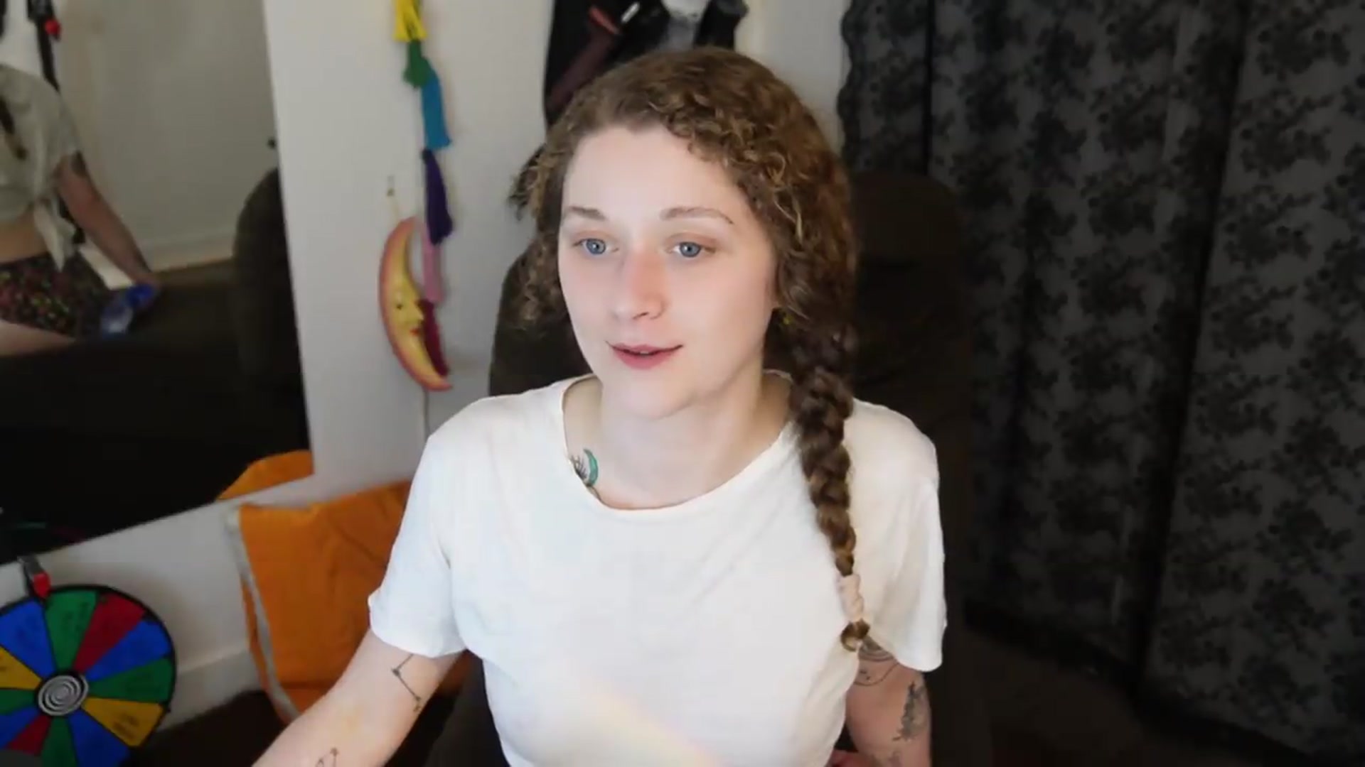 Gallery image thumbnail from peachyqueen's myfreecams stream on, 08/25/2026, 24:17 image 5 of 20