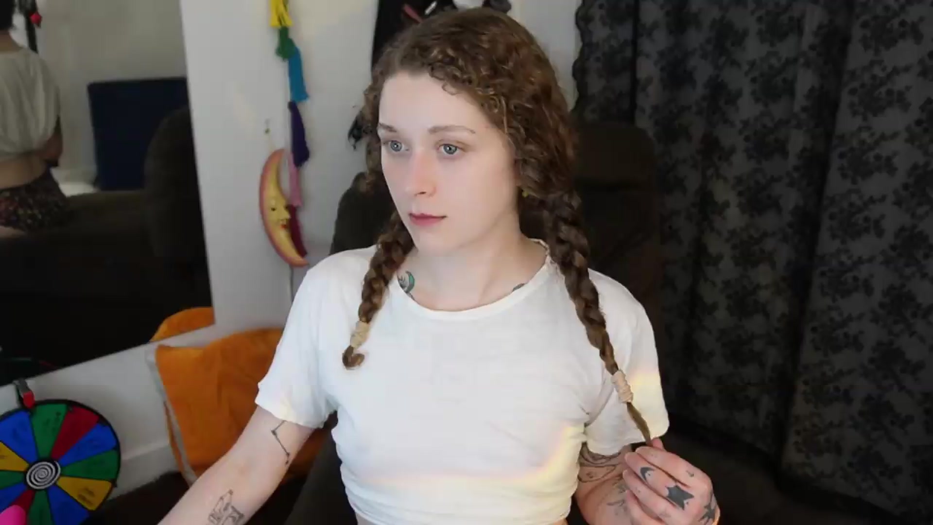 Gallery image thumbnail from peachyqueen's myfreecams stream on, 08/25/2026, 24:17 image 1 of 20