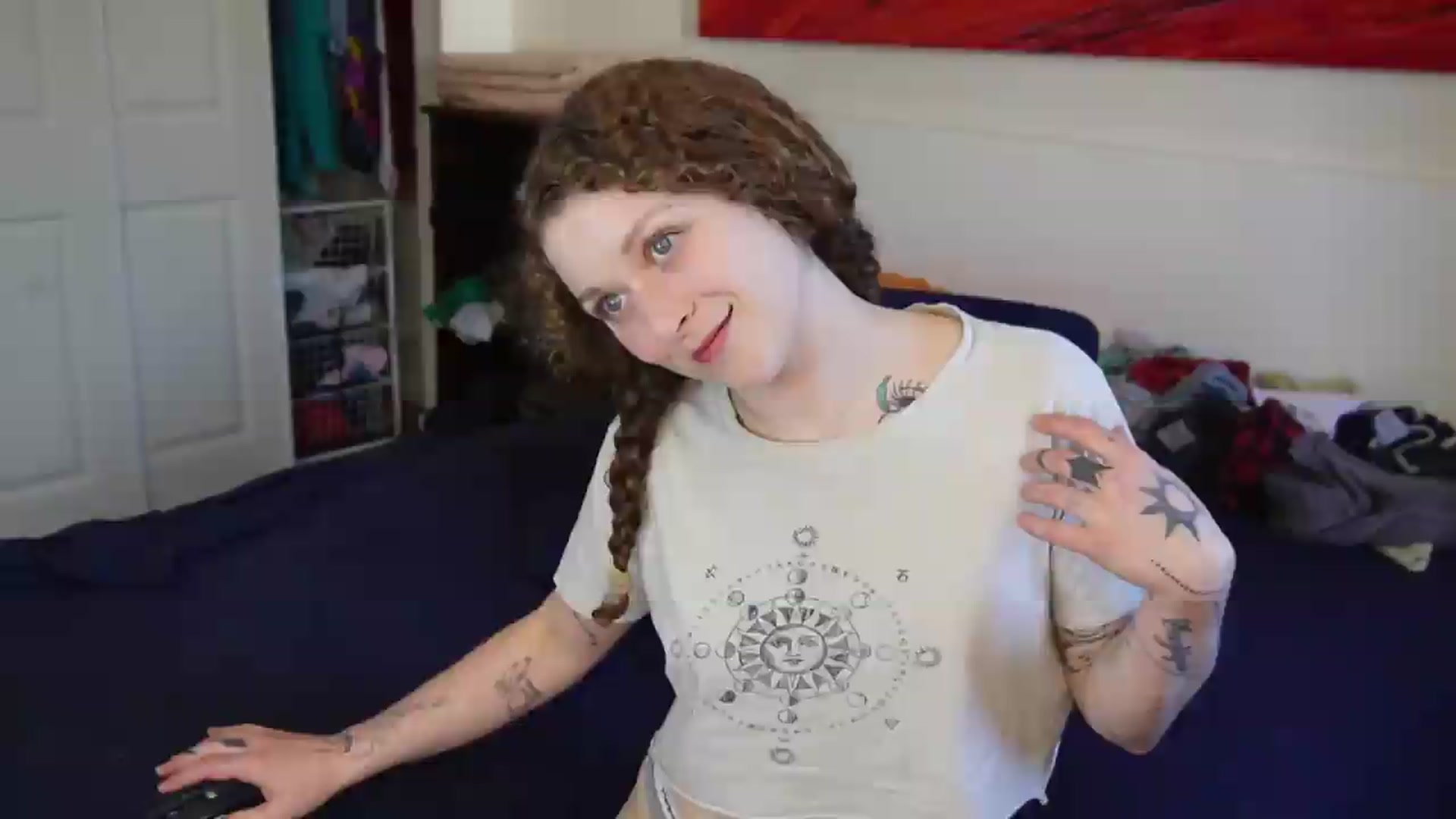 Gallery image thumbnail from peachyqueen's myfreecams stream on, 08/25/2026, 23:04 image 1 of 20