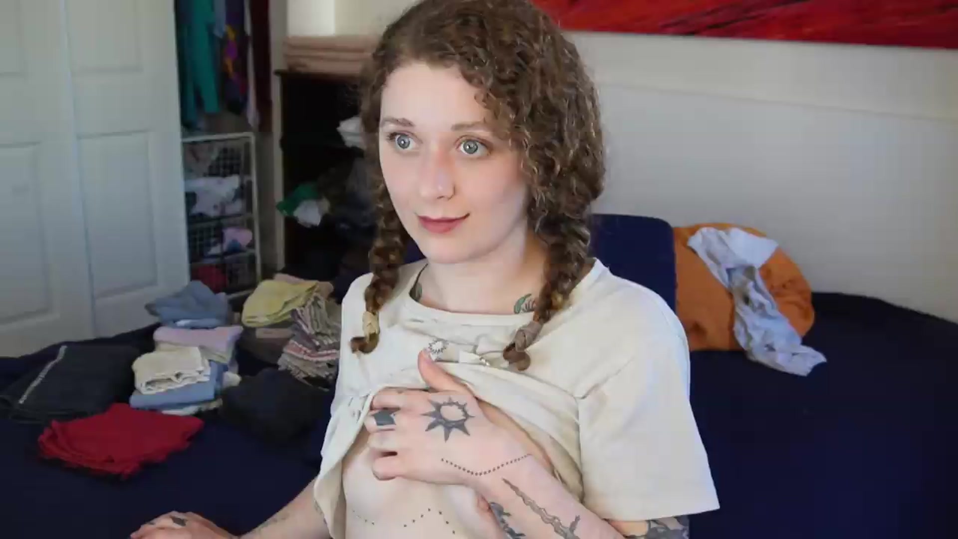 Gallery image thumbnail from peachyqueen's myfreecams stream on, 08/26/2026, 24:39 image 5 of 20