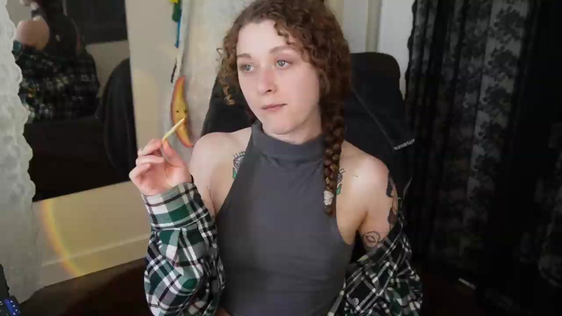 Gallery image thumbnail from peachyqueen's myfreecams stream on, 08/31/2026, 24:40 image 1 of 20