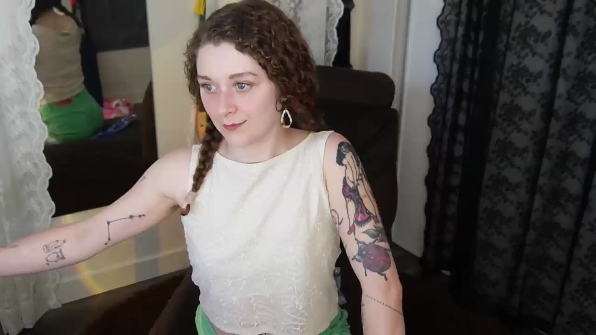 Gallery image thumbnail from peachyqueen's myfreecams stream on, 08/31/2026, 21:52 image 6 of 20