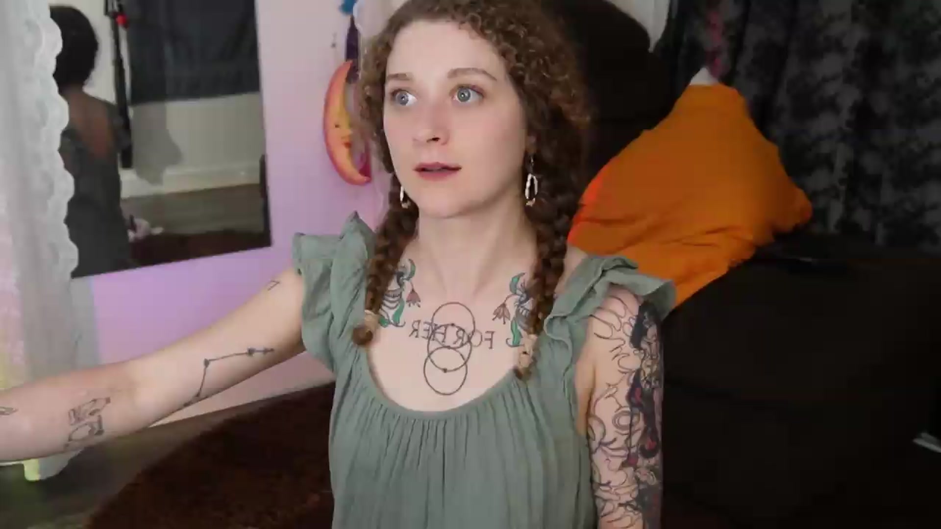 Gallery image thumbnail from peachyqueen's myfreecams stream on, 09/05/2026, 24:12 image 18 of 20