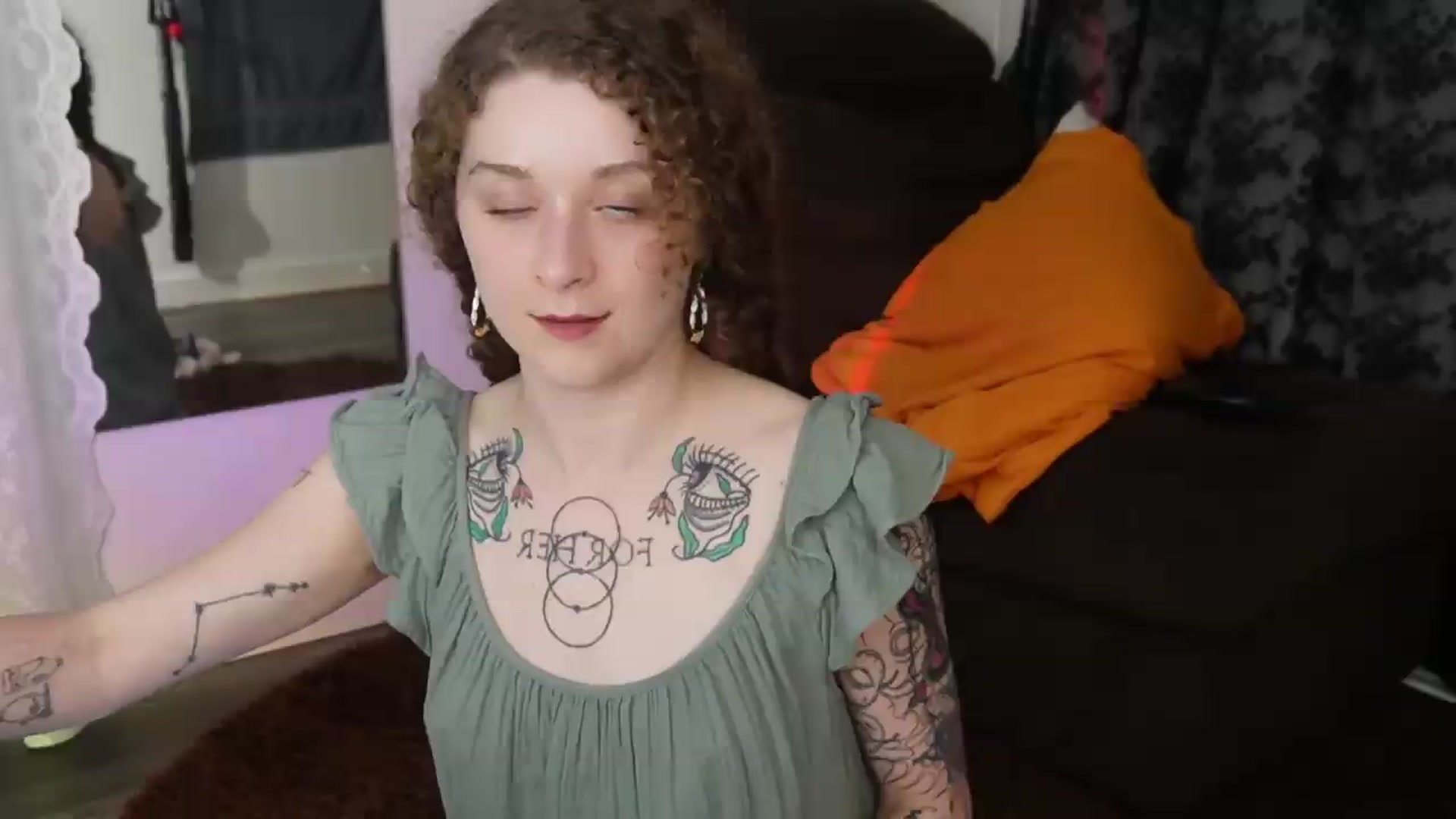 Gallery image thumbnail from peachyqueen's myfreecams stream on, 09/05/2026, 24:12 image 17 of 20