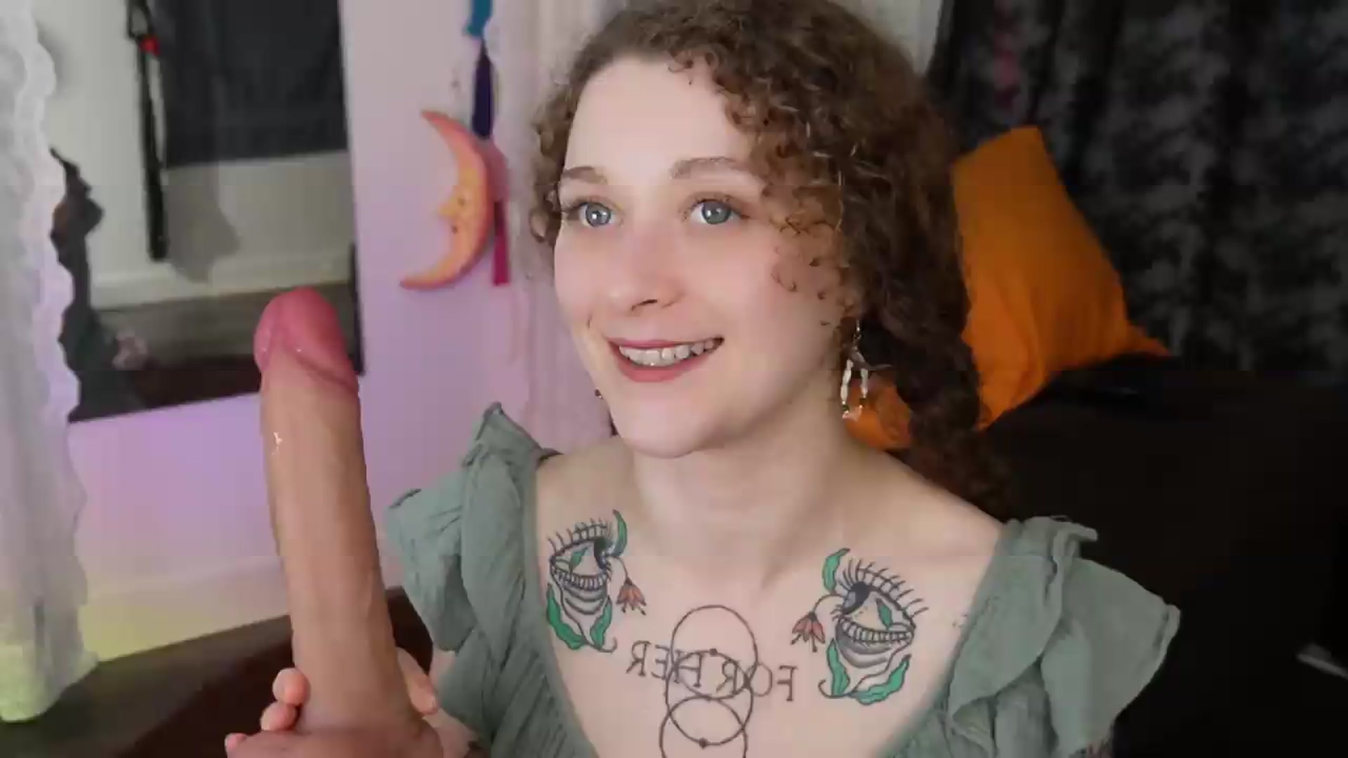 Gallery image thumbnail from peachyqueen's myfreecams stream on, 09/05/2026, 24:12 image 7 of 20