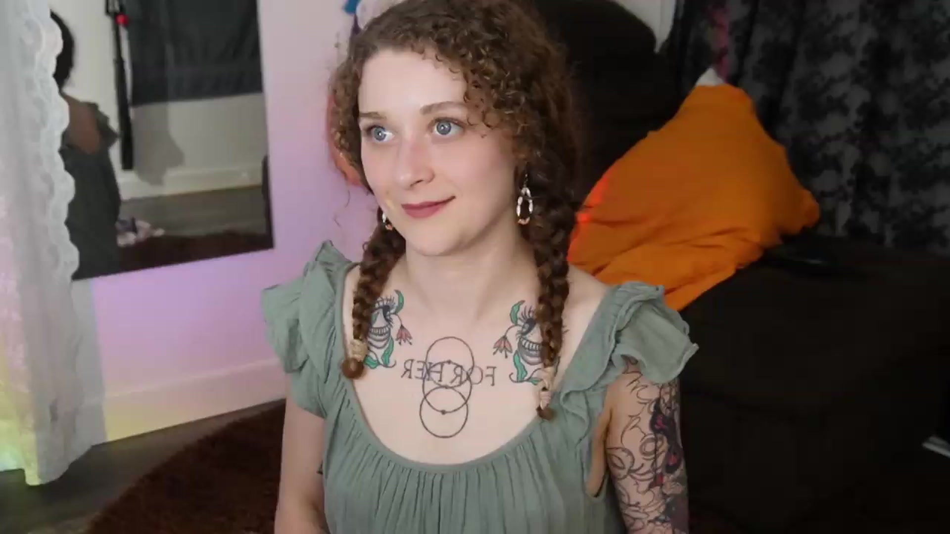 Gallery image thumbnail from peachyqueen's myfreecams stream on, 09/05/2026, 24:12 image 19 of 20