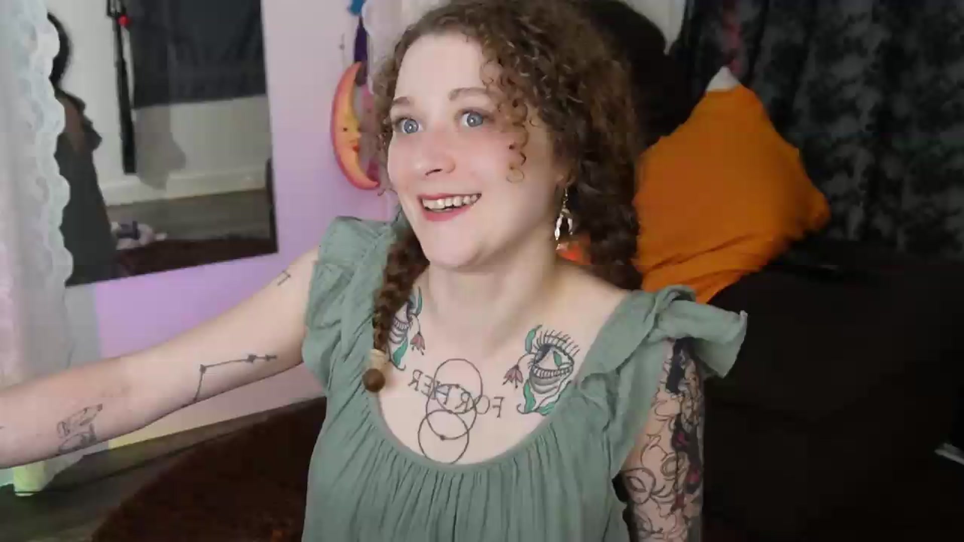Gallery image thumbnail from peachyqueen's myfreecams stream on, 09/05/2026, 01:36 image 1 of 20