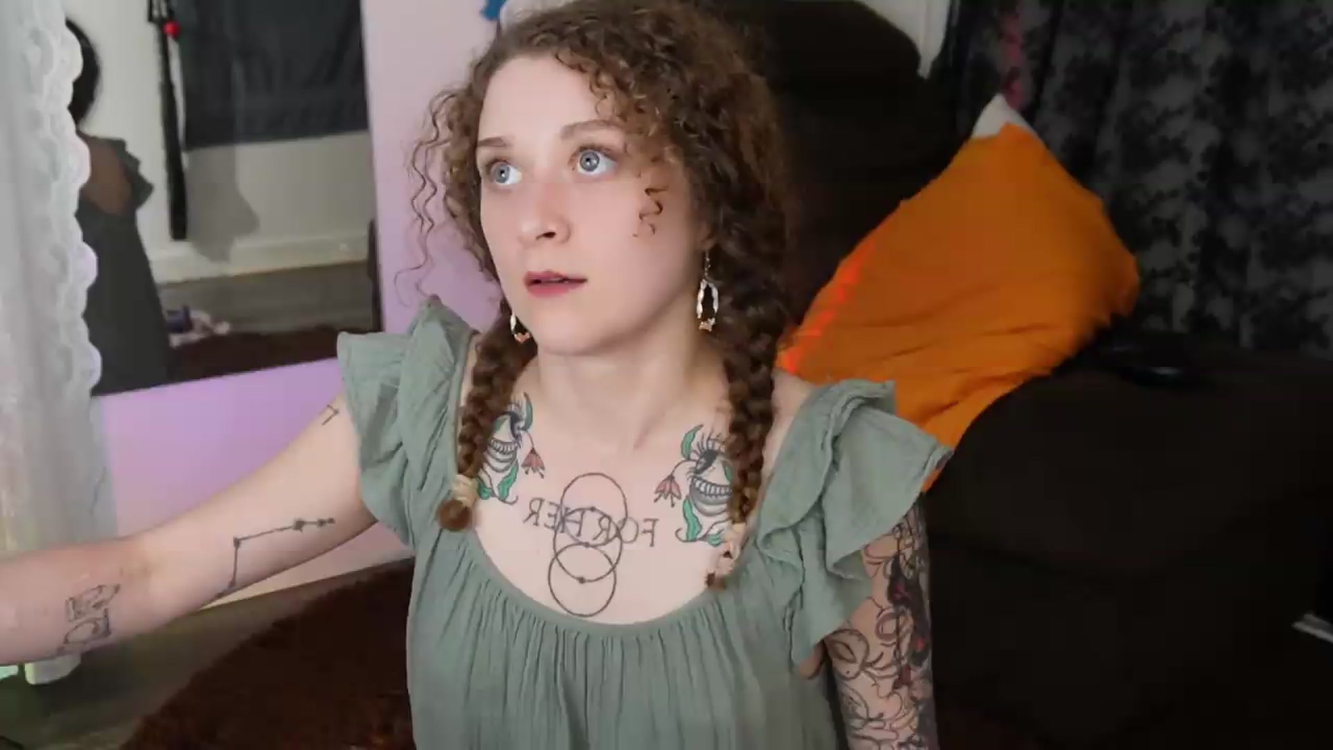 Gallery image thumbnail from peachyqueen's myfreecams stream on, 09/05/2026, 01:36 image 13 of 20