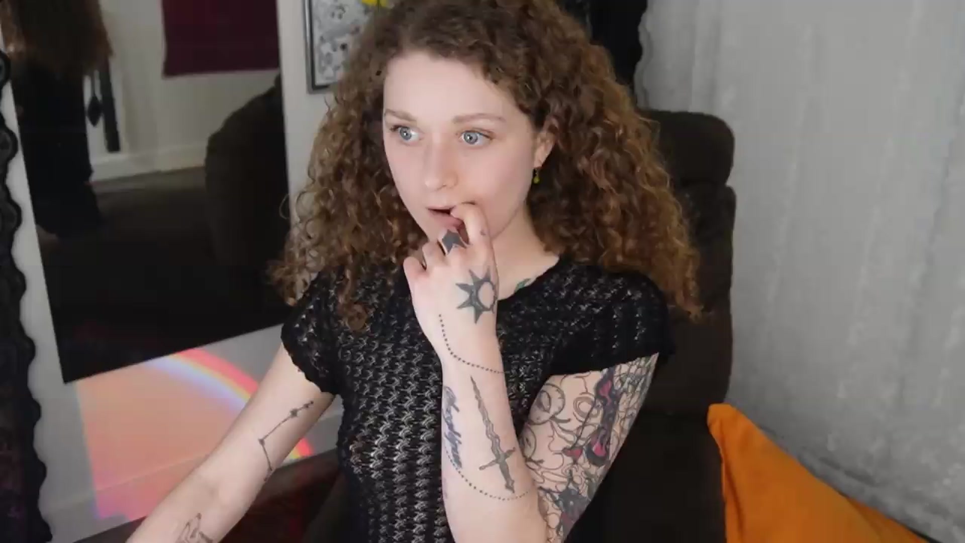 Gallery image thumbnail from peachyqueen's myfreecams stream on, 09/15/2026, 23:49 image 16 of 20