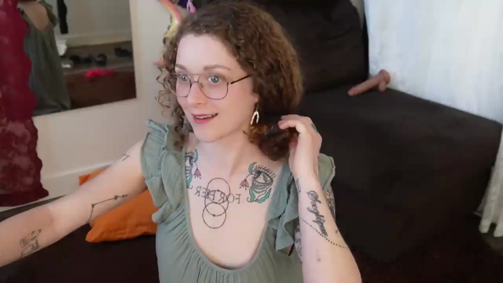 Gallery image thumbnail from peachyqueen's myfreecams stream on, 09/18/2026, 24:01 image 16 of 20