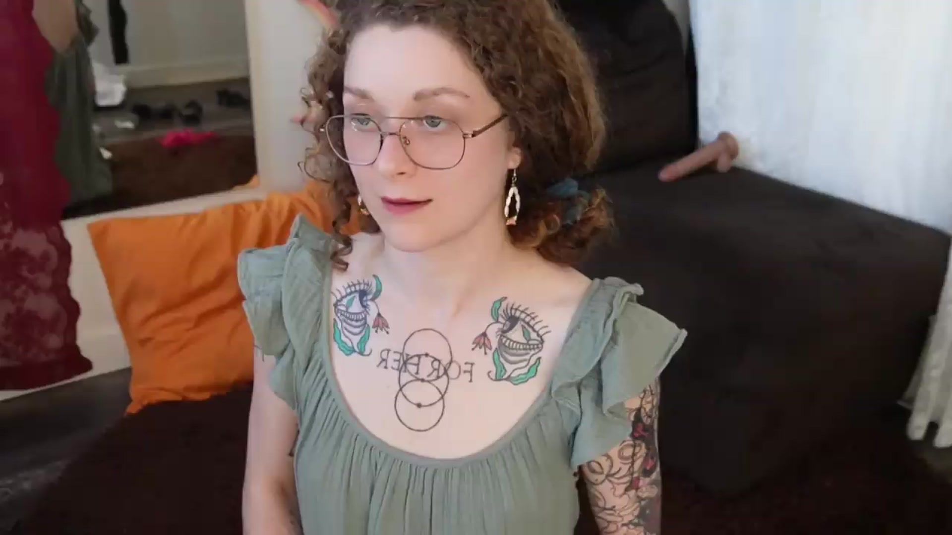 Gallery image thumbnail from peachyqueen's myfreecams stream on, 09/18/2026, 24:01 image 15 of 20