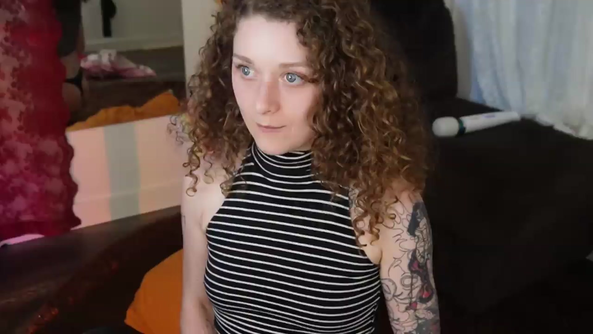 Gallery image thumbnail from peachyqueen's myfreecams stream on, 09/21/2026, 02:07 image 8 of 20