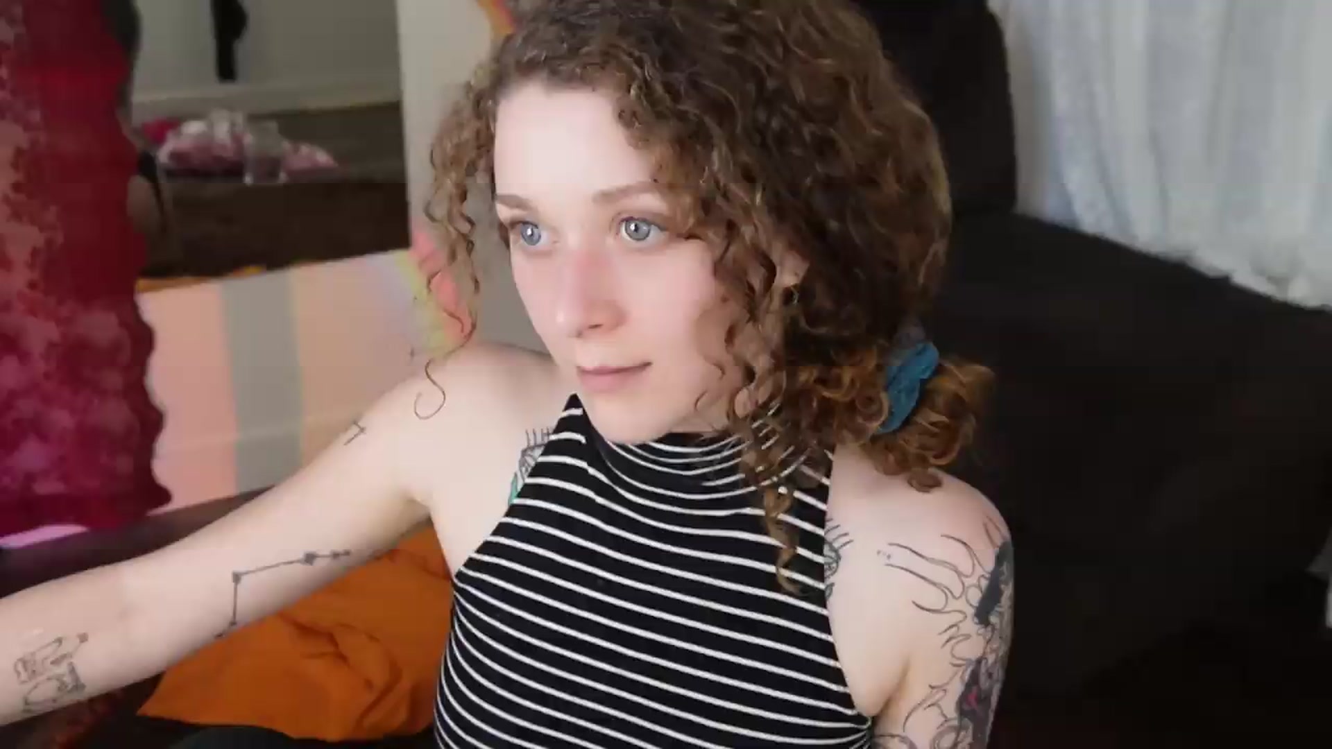 Gallery image thumbnail from peachyqueen's myfreecams stream on, 09/21/2026, 02:07 image 13 of 20