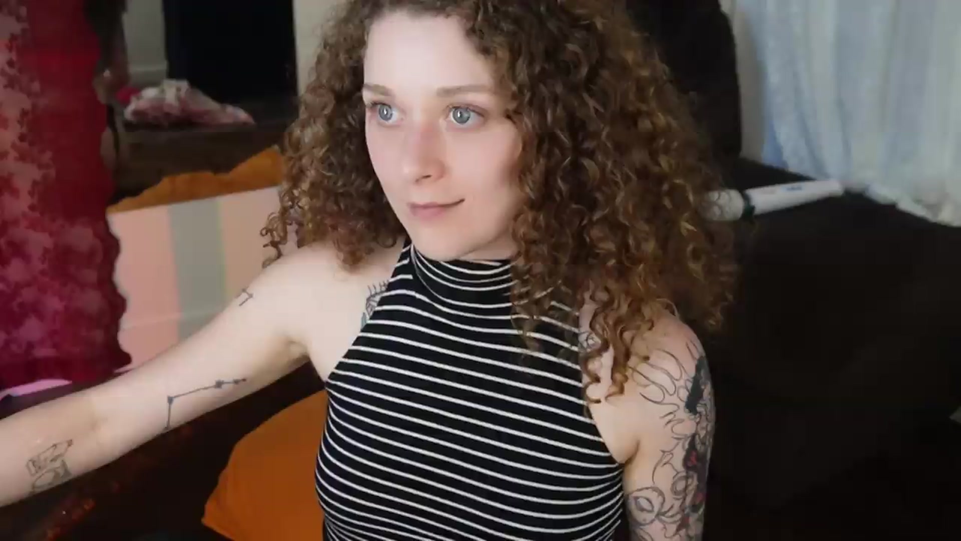 Gallery image thumbnail from peachyqueen's myfreecams stream on, 09/21/2026, 02:07 image 7 of 20