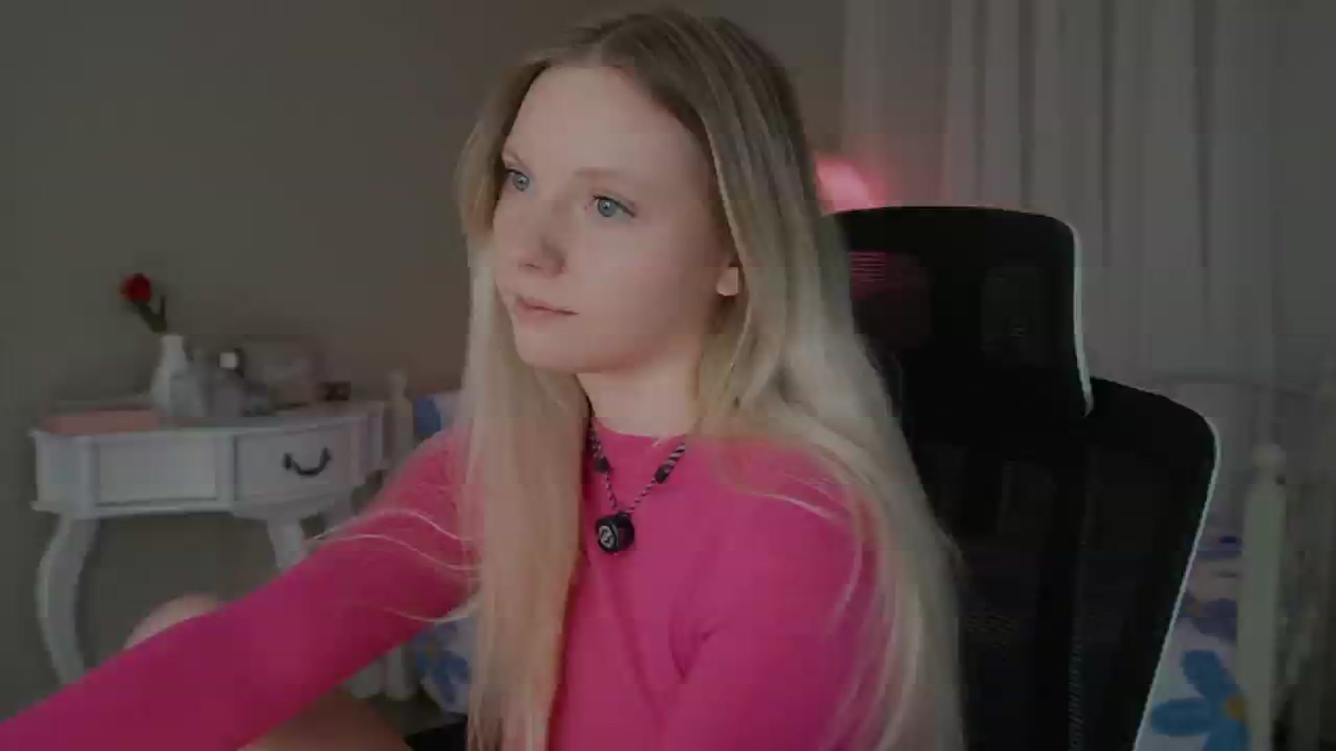 Gallery image thumbnail from penisflytrap_'s myfreecams stream on, 11/19/2025, 06:09 image 6 of 20