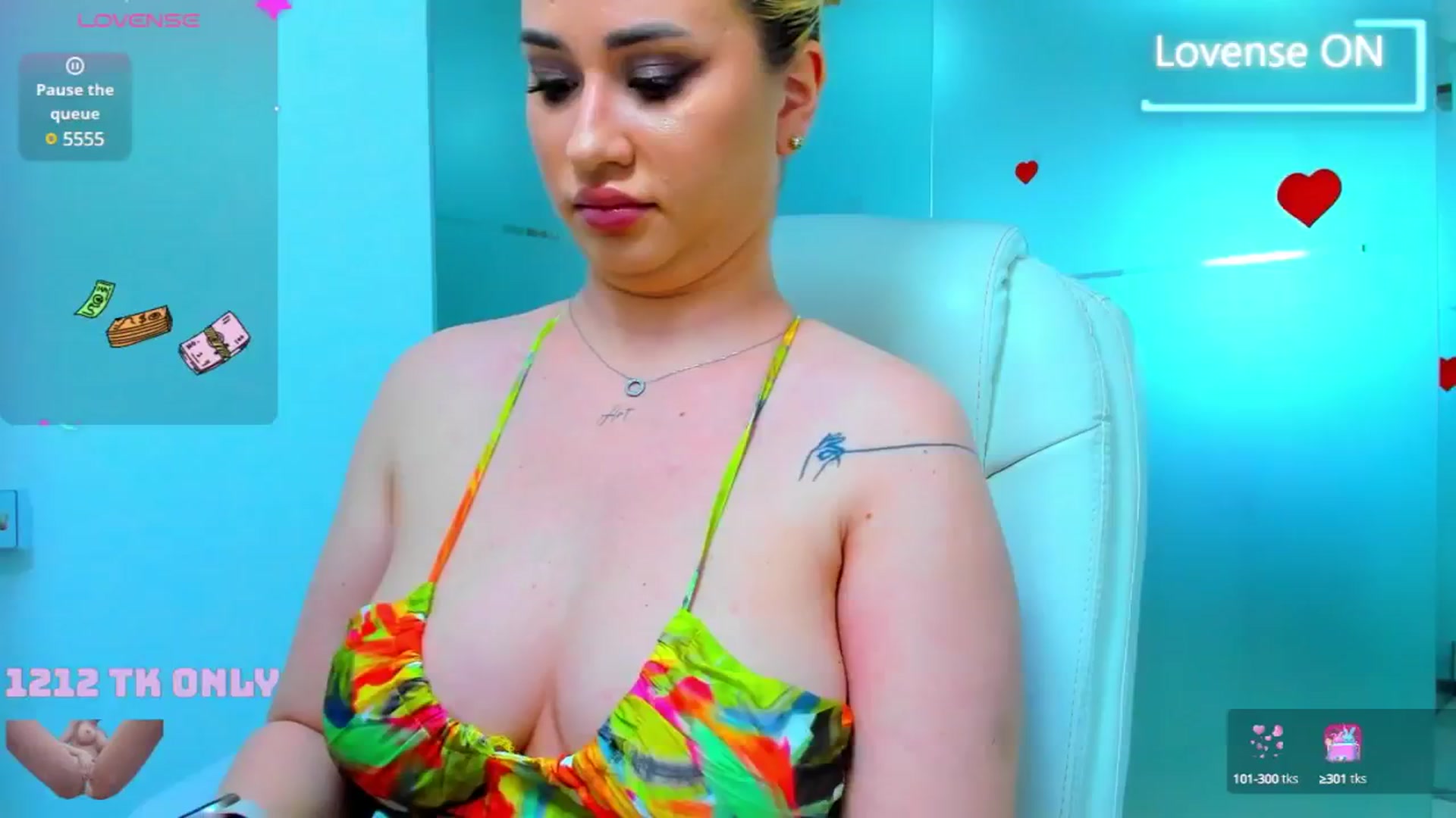 Gallery image thumbnail from perfecttits96's myfreecams stream on, 06/05/2025, 24:21 image 8 of 20
