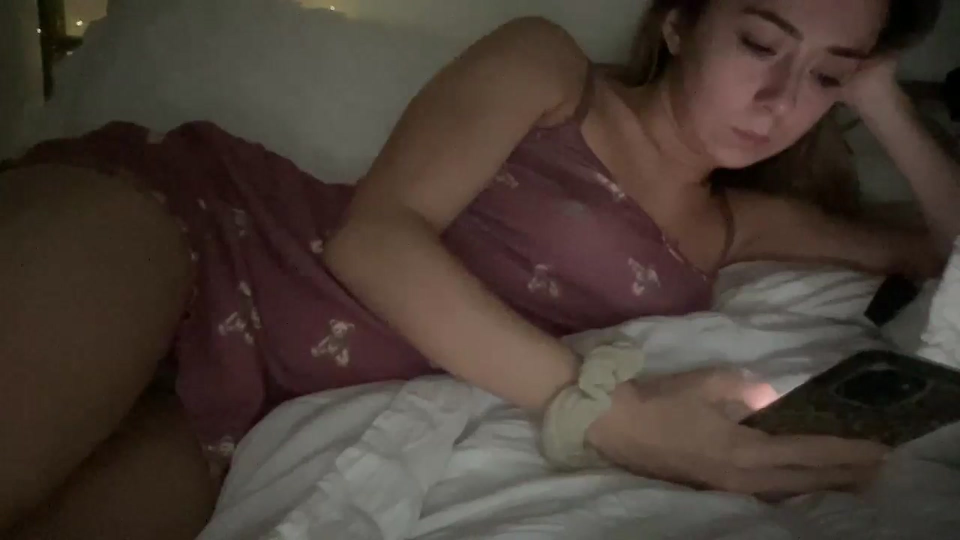 Gallery image thumbnail from petitebabixo's myfreecams stream on, 01/01/2026, 20:57 image 17 of 20