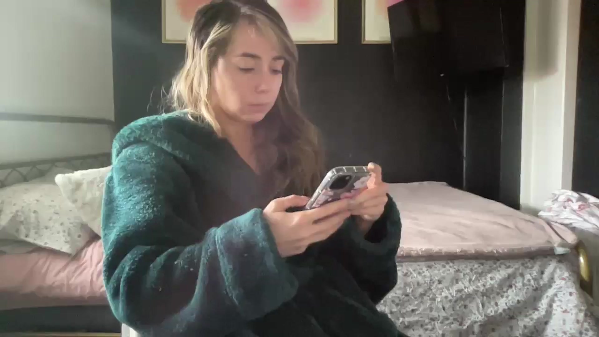 Gallery image thumbnail from petitebabixo's myfreecams stream on, 03/30/2026, 11:38 image 12 of 20