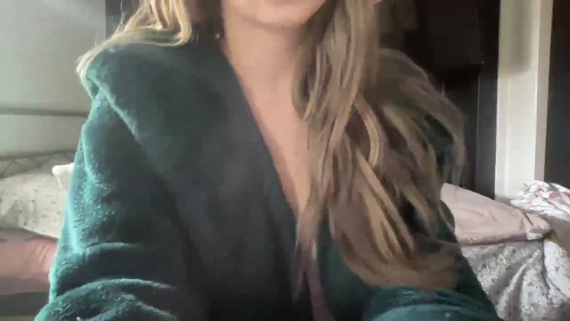 Gallery image thumbnail from petitebabixo's myfreecams stream on, 03/30/2026, 11:38 image 3 of 20