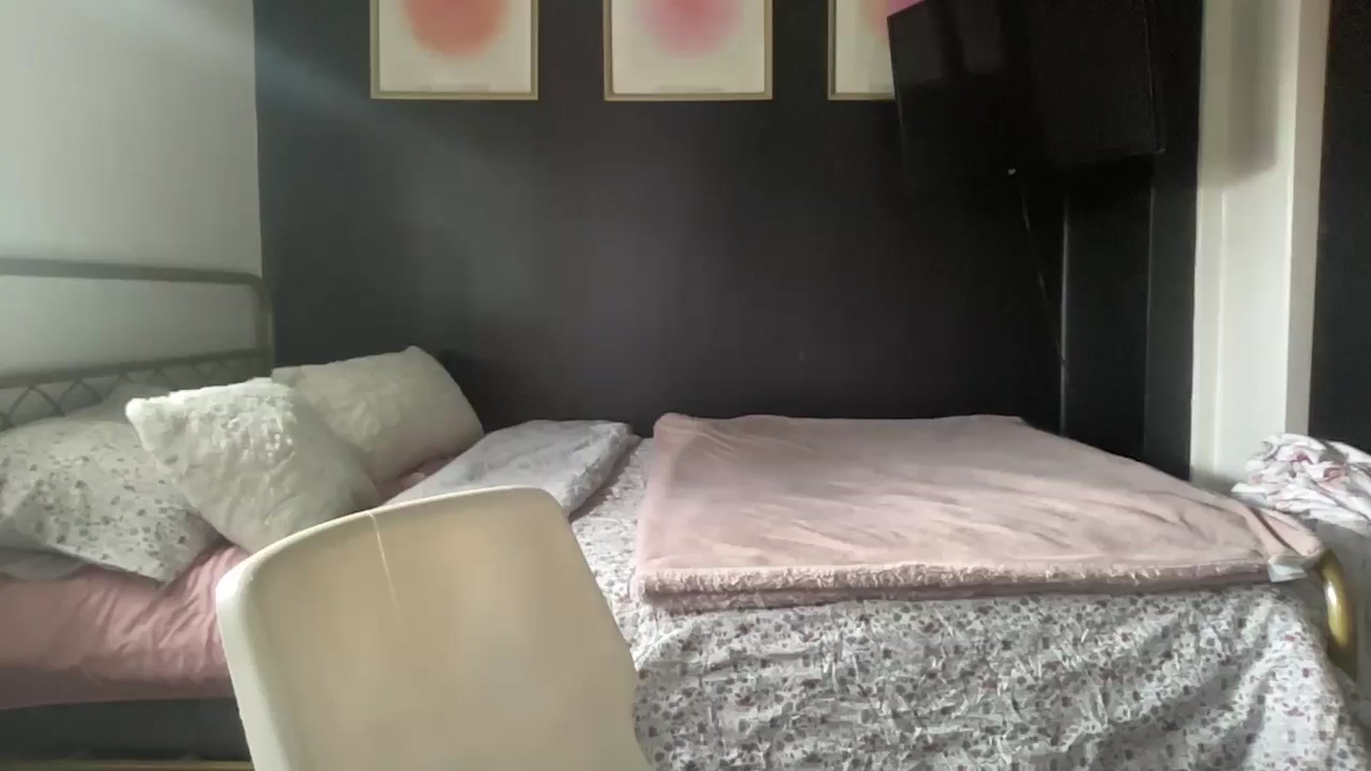 Gallery image thumbnail from petitebabixo's myfreecams stream on, 03/30/2026, 11:38 image 10 of 20