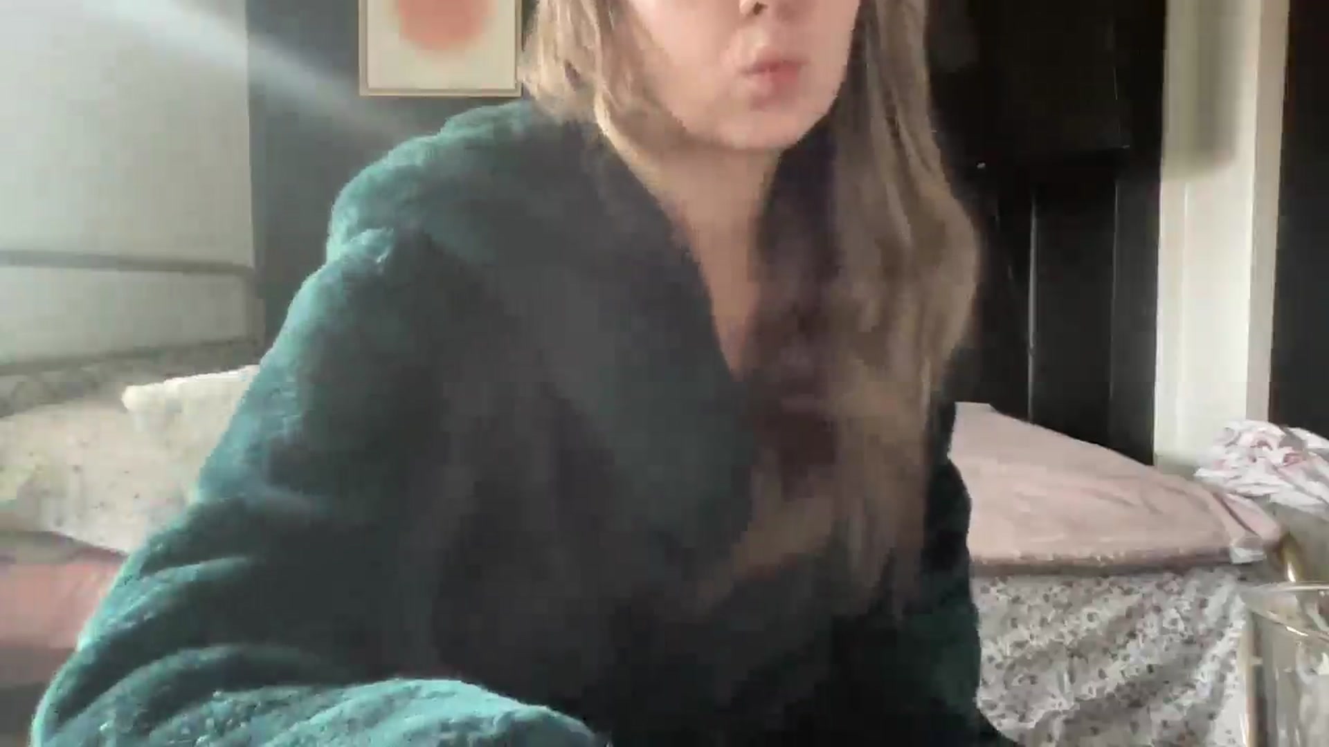 Gallery image thumbnail from petitebabixo's myfreecams stream on, 03/30/2026, 11:38 image 14 of 20