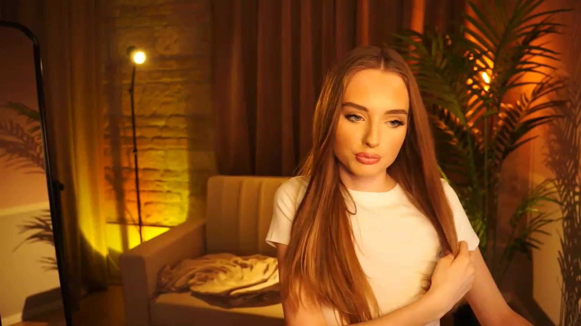 Gallery image thumbnail from petitegonwild's myfreecams stream on, 03/03/2024, 16:17 image 18 of 20