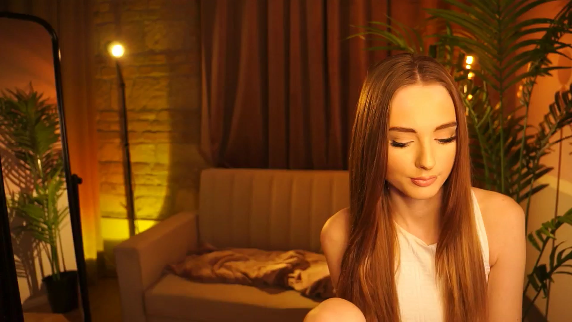 Gallery image thumbnail from petitegonwild's myfreecams stream on, 03/06/2024, 21:42 image 13 of 20