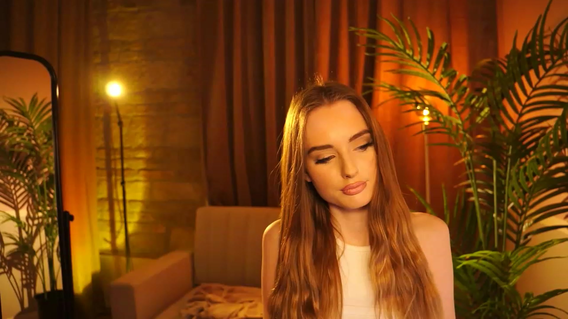 Gallery image thumbnail from petitegonwild's myfreecams stream on, 03/08/2024, 24:30 image 6 of 20