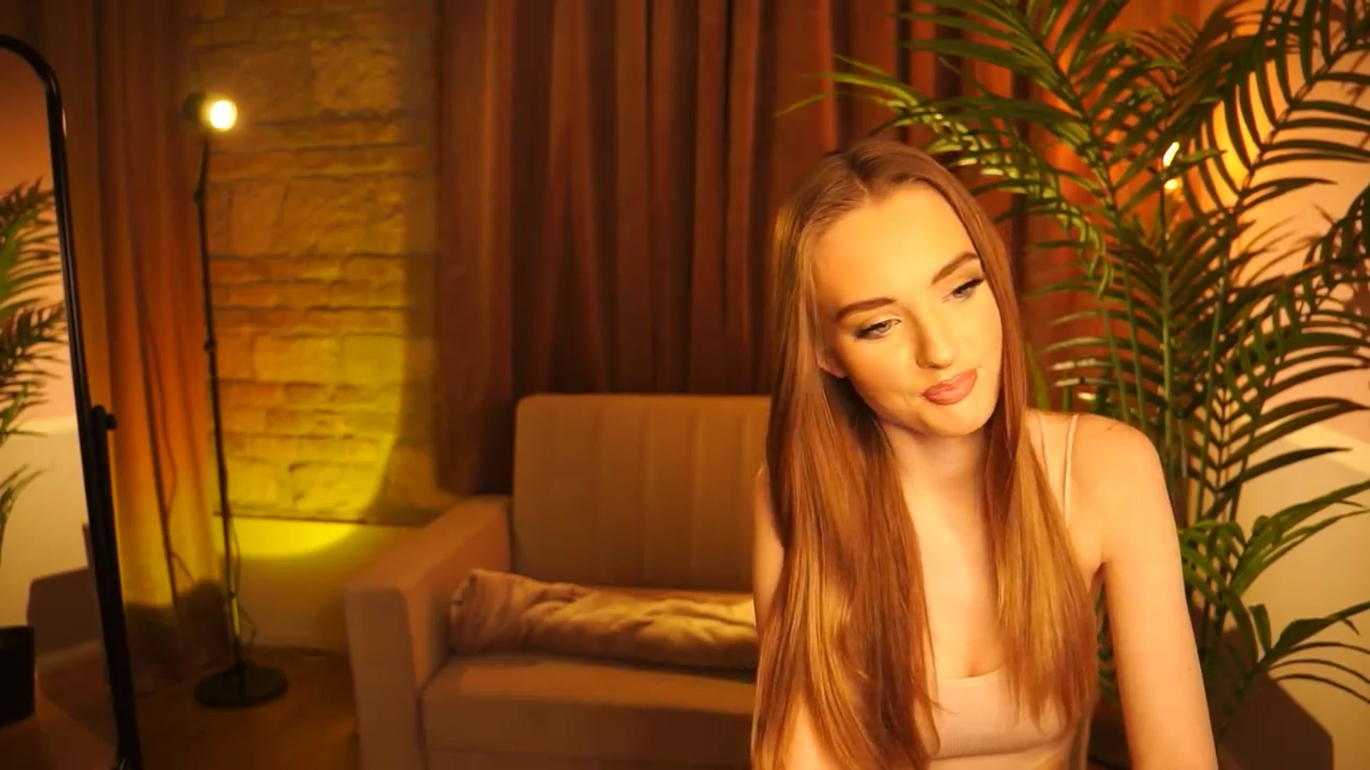 Gallery image thumbnail from petitegonwild's myfreecams stream on, 03/09/2024, 17:00 image 14 of 20