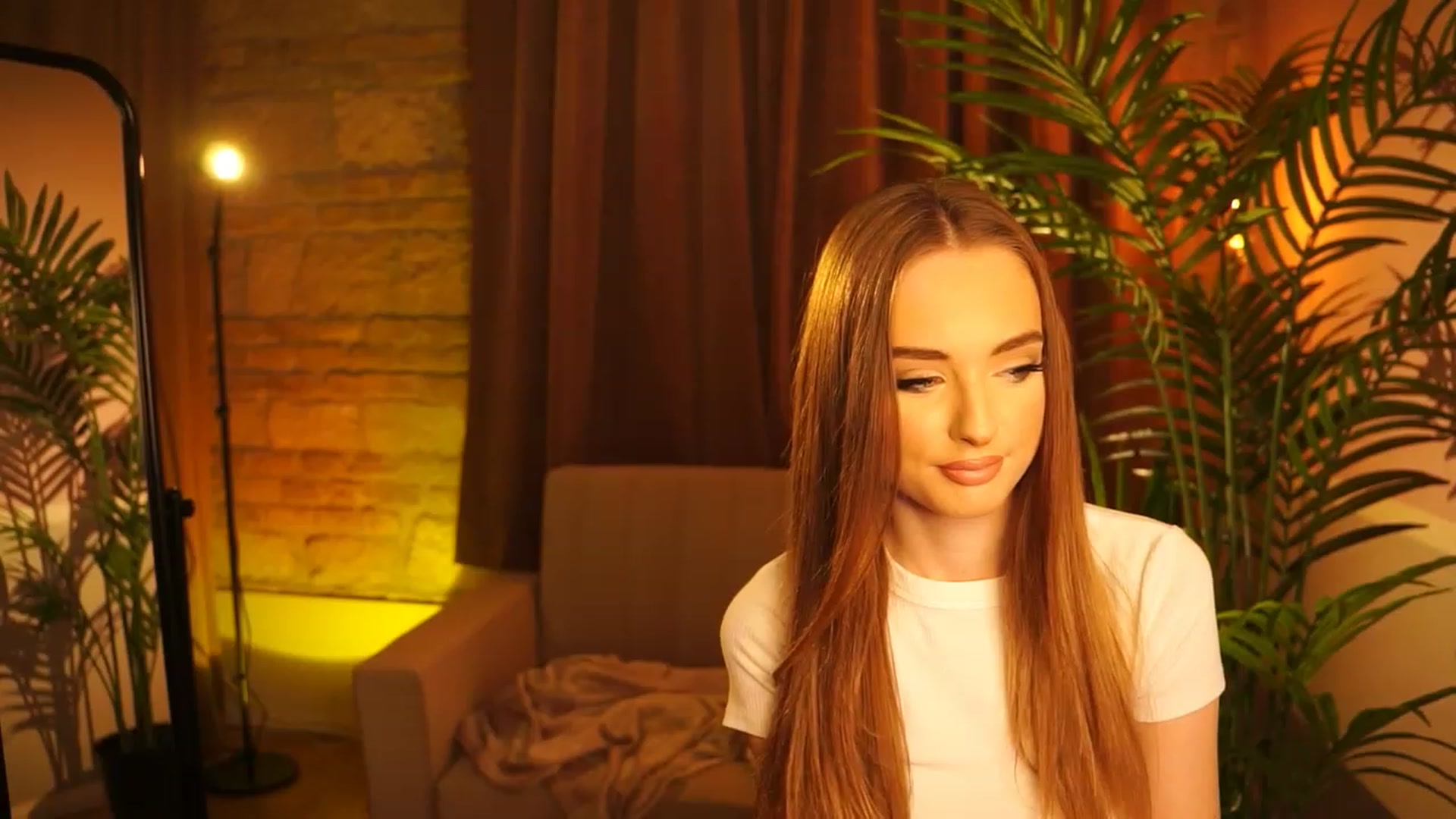 Gallery image thumbnail from petitegonwild's myfreecams stream on, 03/10/2024, 18:37 image 5 of 20