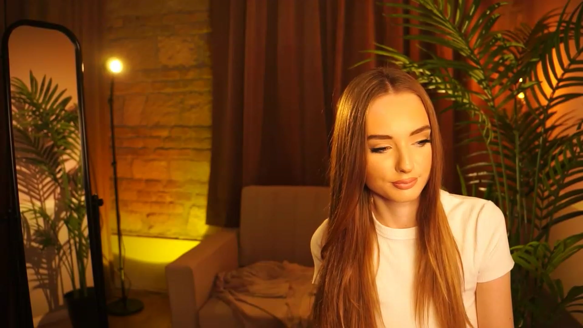 Gallery image thumbnail from petitegonwild's myfreecams stream on, 03/10/2024, 18:37 image 14 of 20