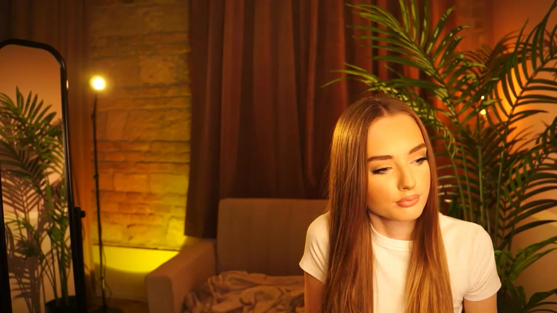 Gallery image thumbnail from petitegonwild's myfreecams stream on, 03/10/2024, 18:37 image 2 of 20