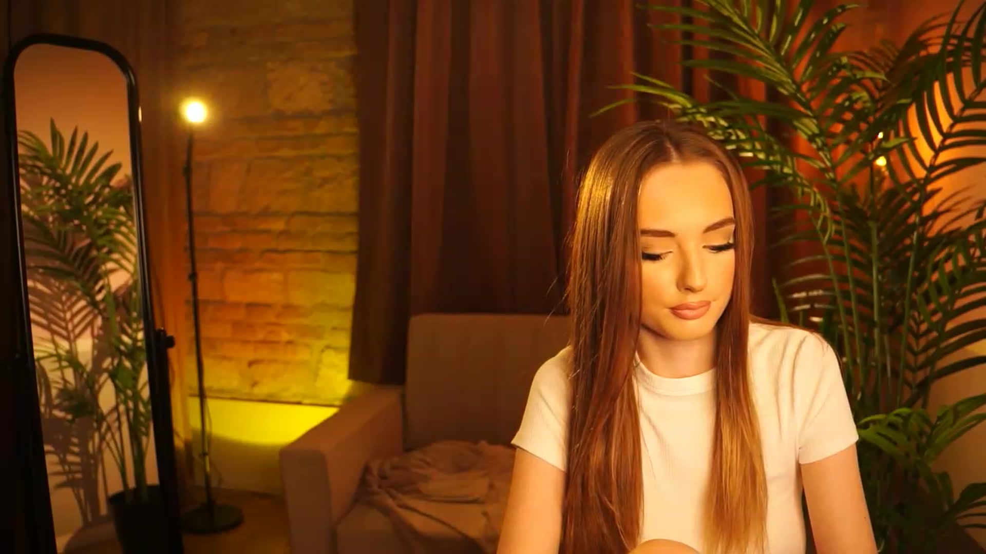 Gallery image thumbnail from petitegonwild's myfreecams stream on, 03/10/2024, 18:37 image 16 of 20