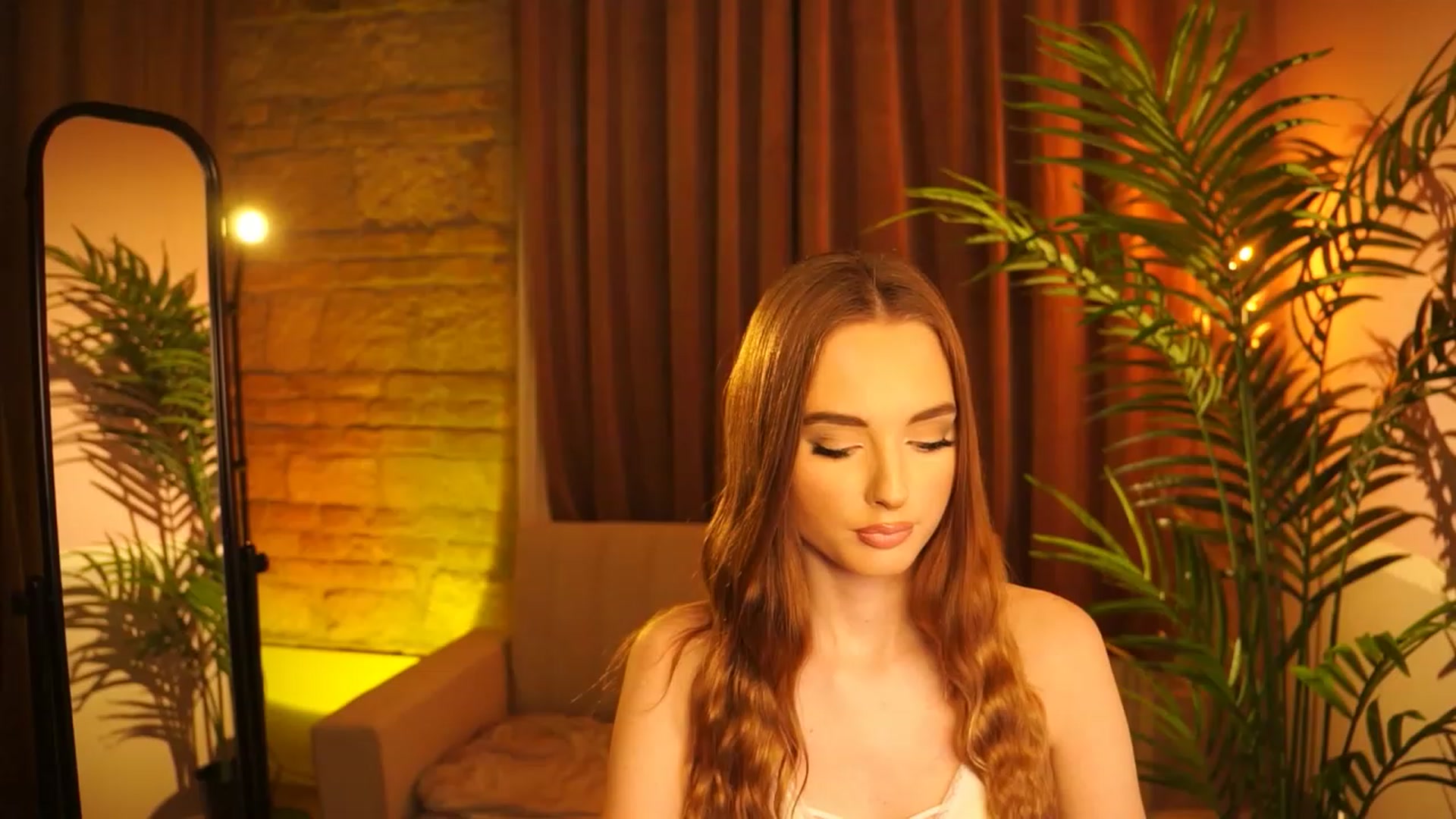 Gallery image thumbnail from petitegonwild's myfreecams stream on, 03/13/2024, 19:40 image 16 of 20