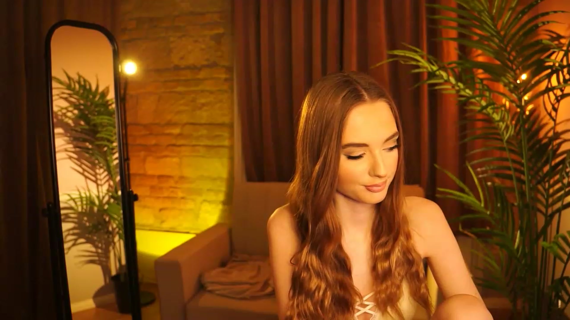 Gallery image thumbnail from petitegonwild's myfreecams stream on, 03/13/2024, 21:55 image 12 of 20