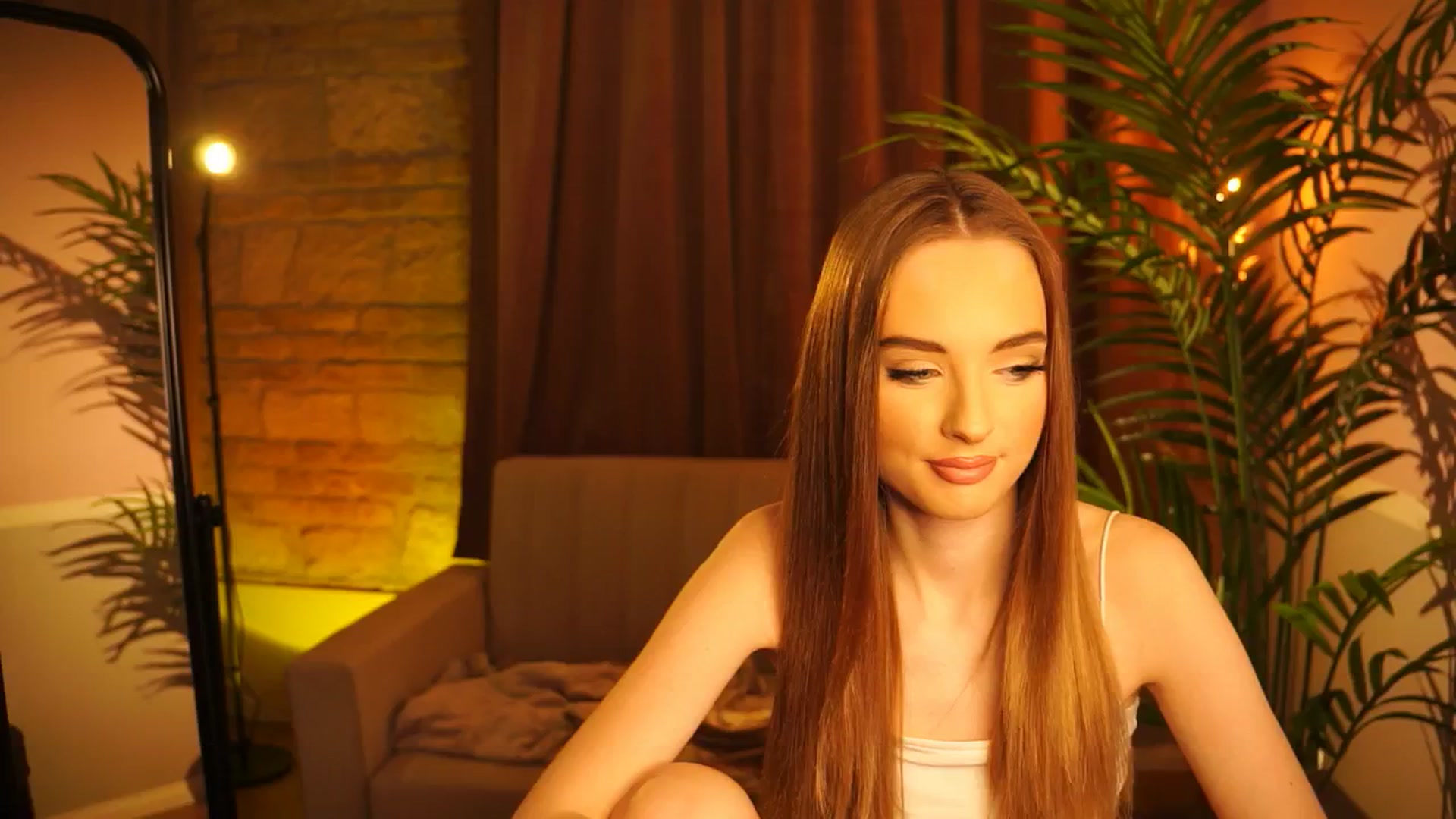 Gallery image thumbnail from petitegonwild's myfreecams stream on, 03/14/2024, 15:38 image 17 of 20