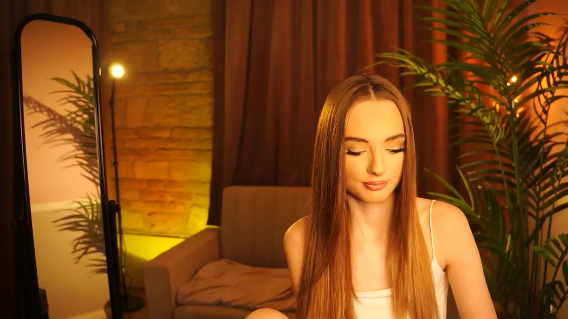 Gallery image thumbnail from petitegonwild's myfreecams stream on, 03/14/2024, 15:38 image 2 of 20