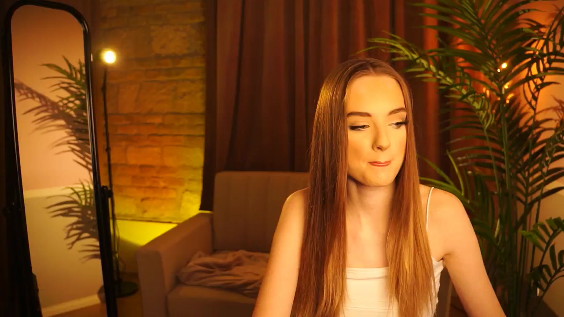 Gallery image thumbnail from petitegonwild's myfreecams stream on, 03/14/2024, 15:38 image 12 of 20