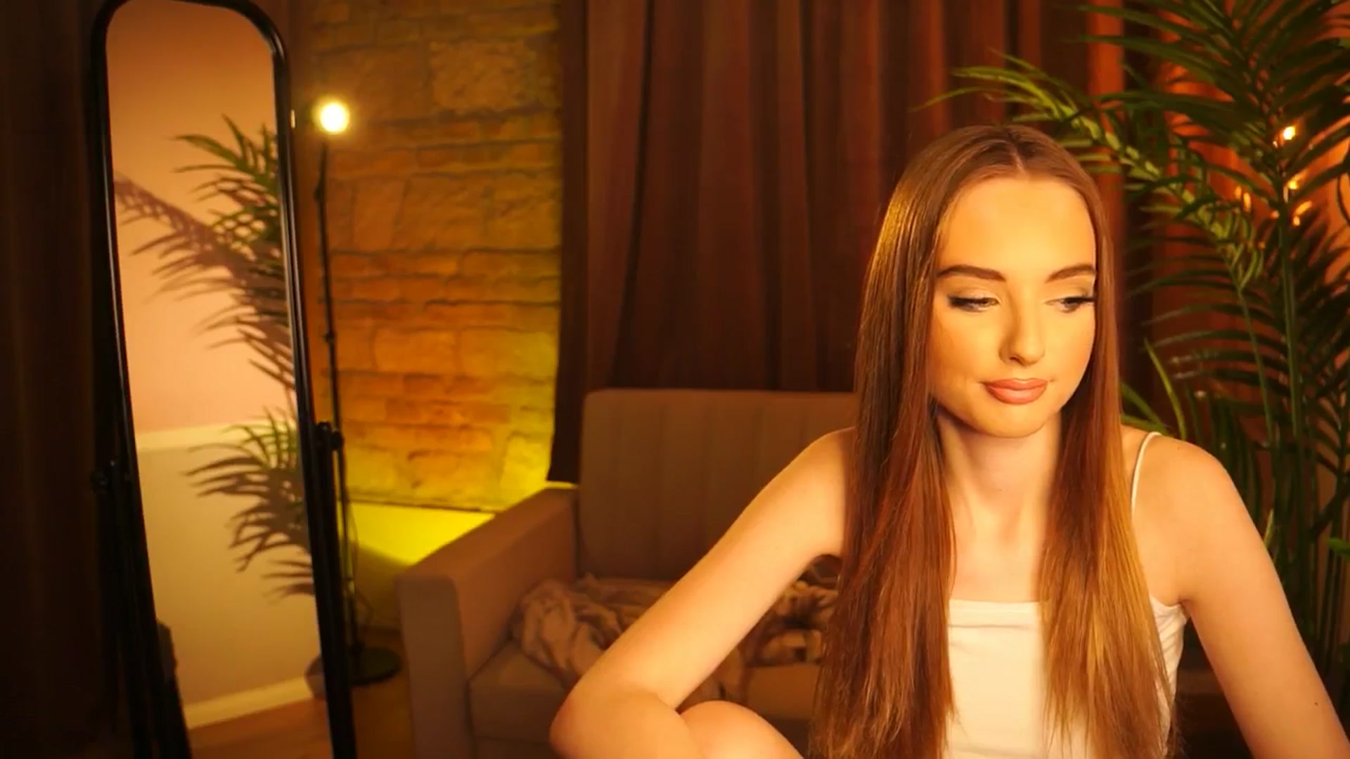 Gallery image thumbnail from petitegonwild's myfreecams stream on, 03/14/2024, 16:00 image 11 of 20