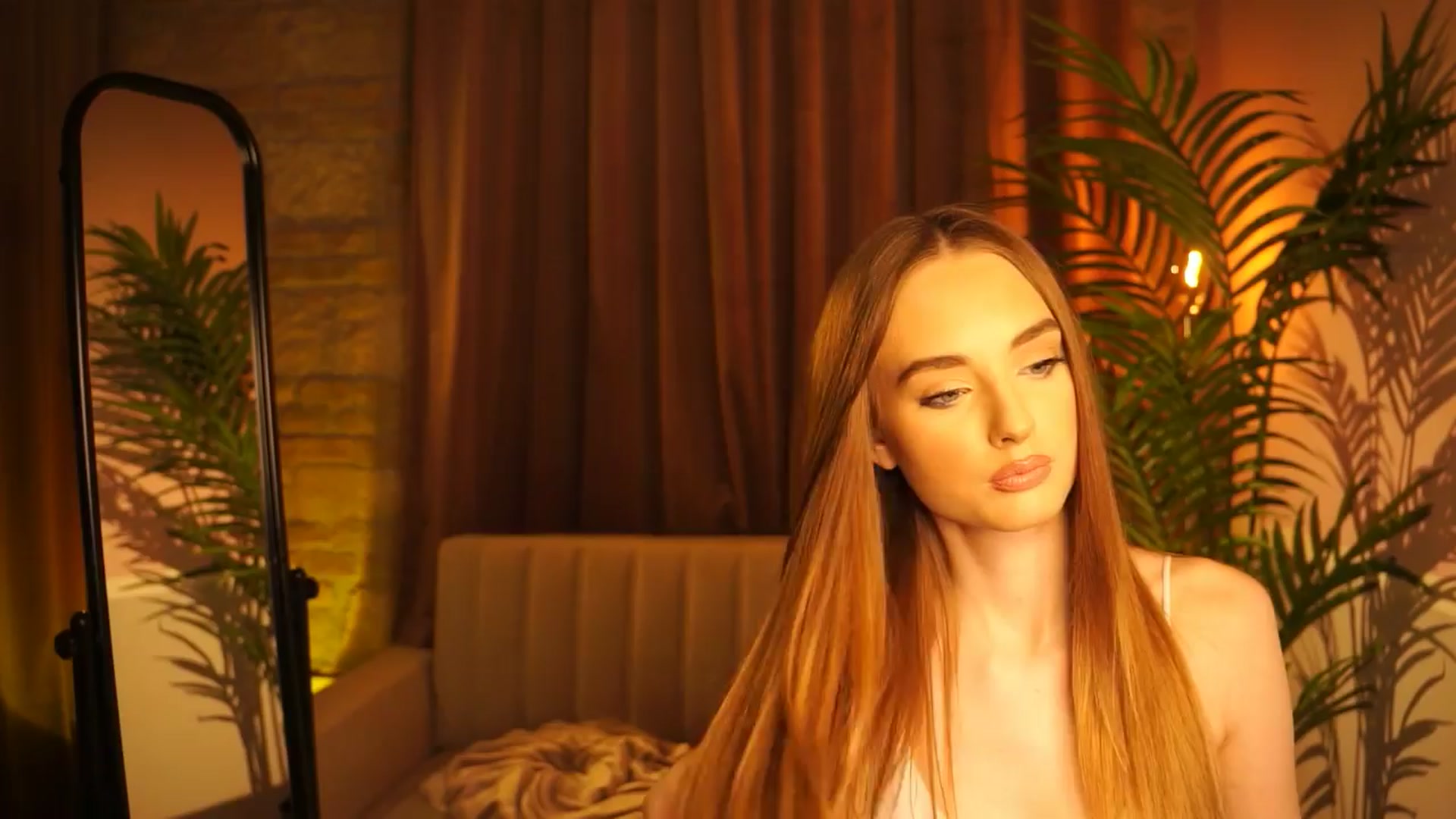 Gallery image thumbnail from petitegonwild's myfreecams stream on, 03/23/2024, 17:38 image 4 of 20