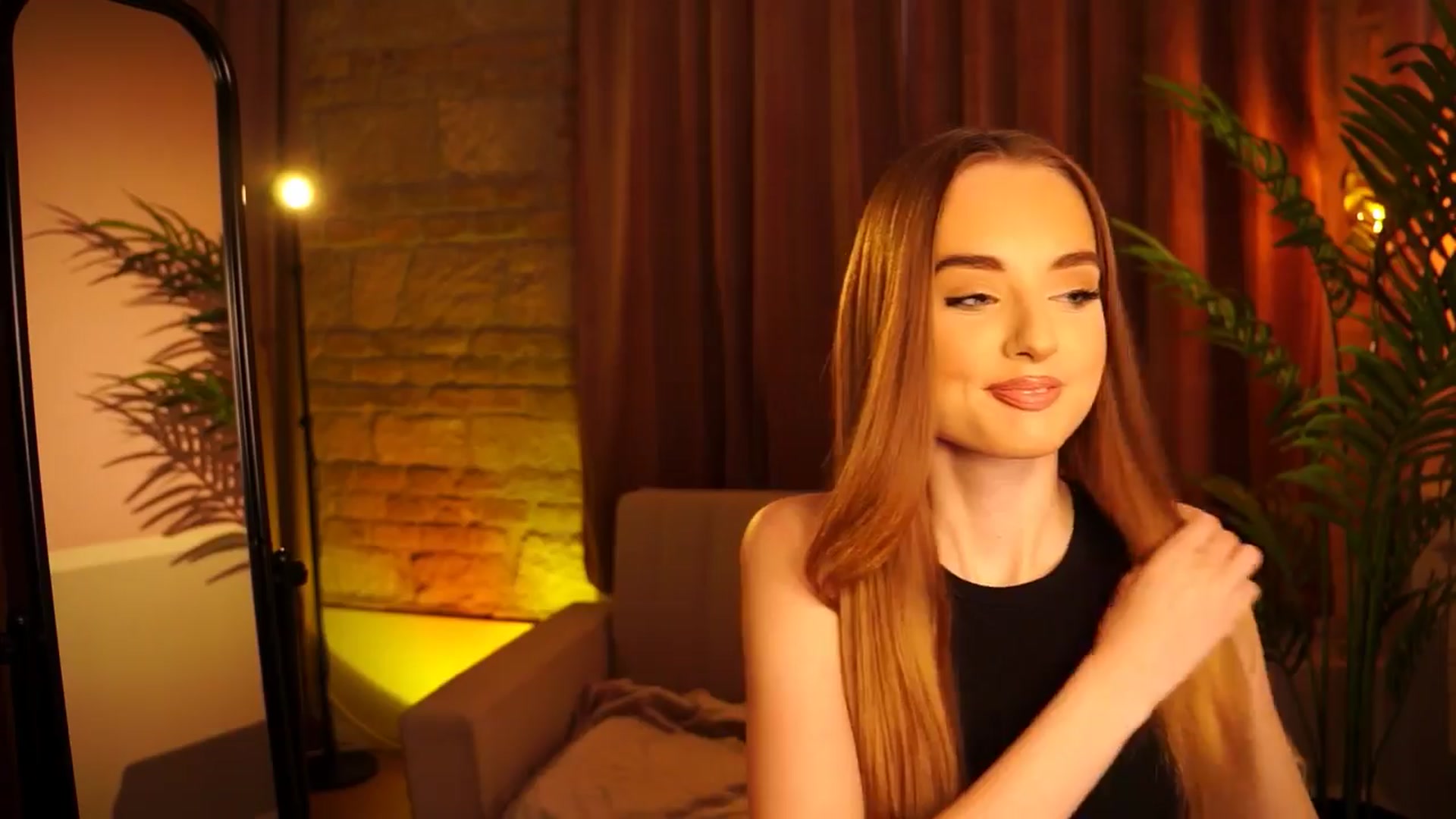 Gallery image thumbnail from petitegonwild's myfreecams stream on, 03/31/2024, 12:13 image 15 of 20