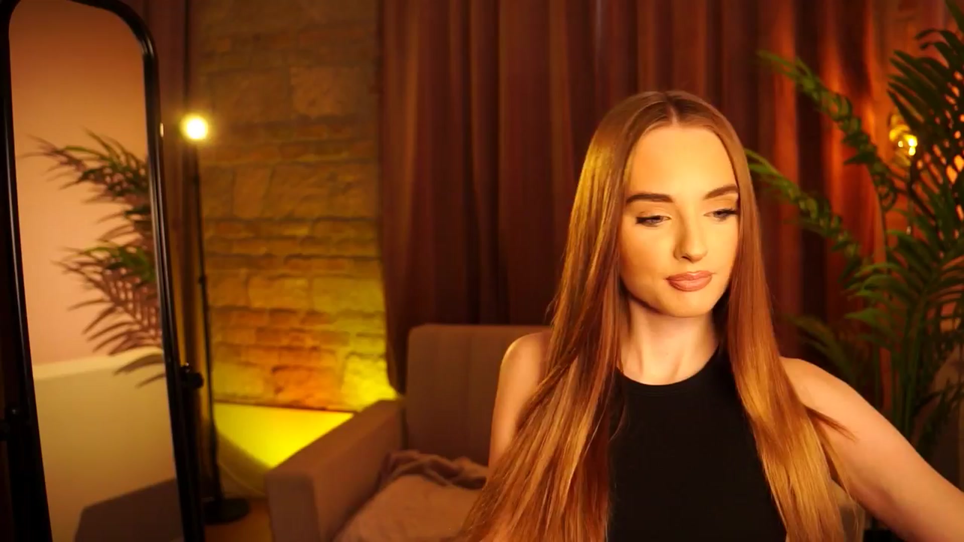 Gallery image thumbnail from petitegonwild's myfreecams stream on, 03/31/2024, 12:13 image 13 of 20