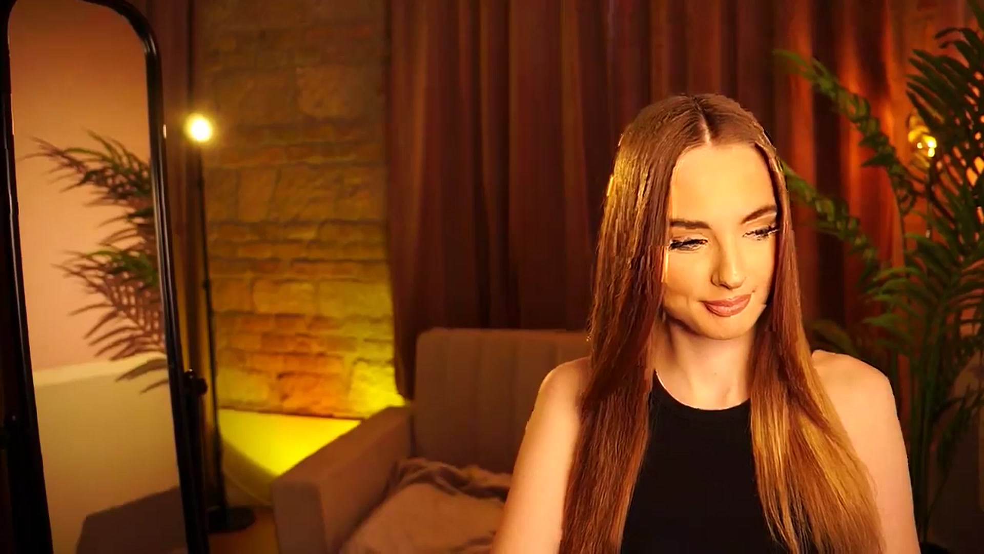 Gallery image thumbnail from petitegonwild's myfreecams stream on, 03/31/2024, 12:13 image 17 of 20