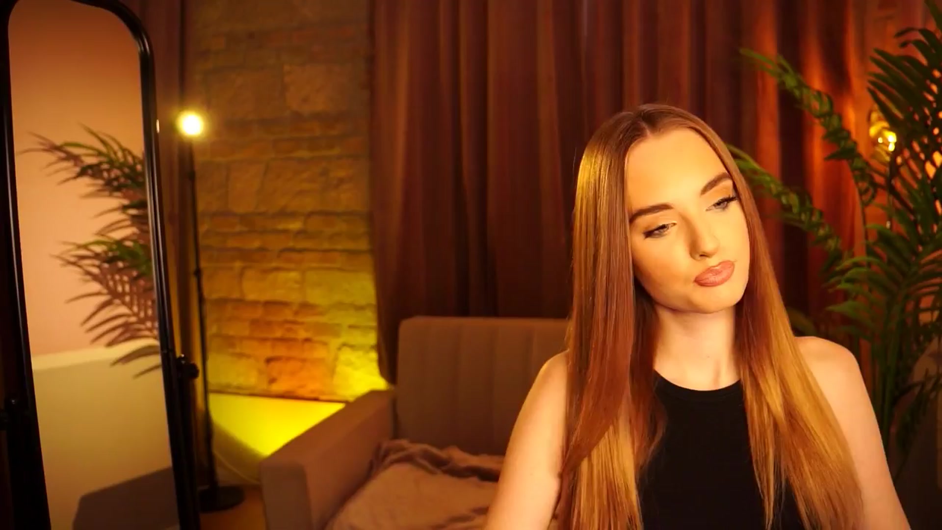 Gallery image thumbnail from petitegonwild's myfreecams stream on, 03/31/2024, 12:13 image 18 of 20