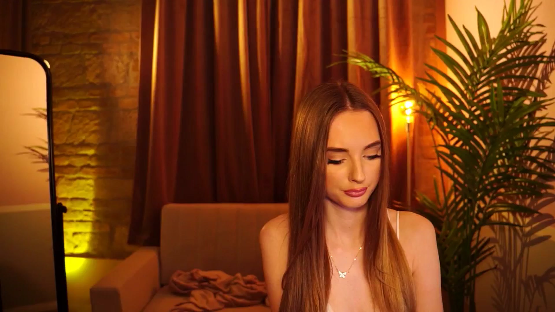 Gallery image thumbnail from petitegonwild's myfreecams stream on, 05/07/2024, 21:08 image 16 of 20