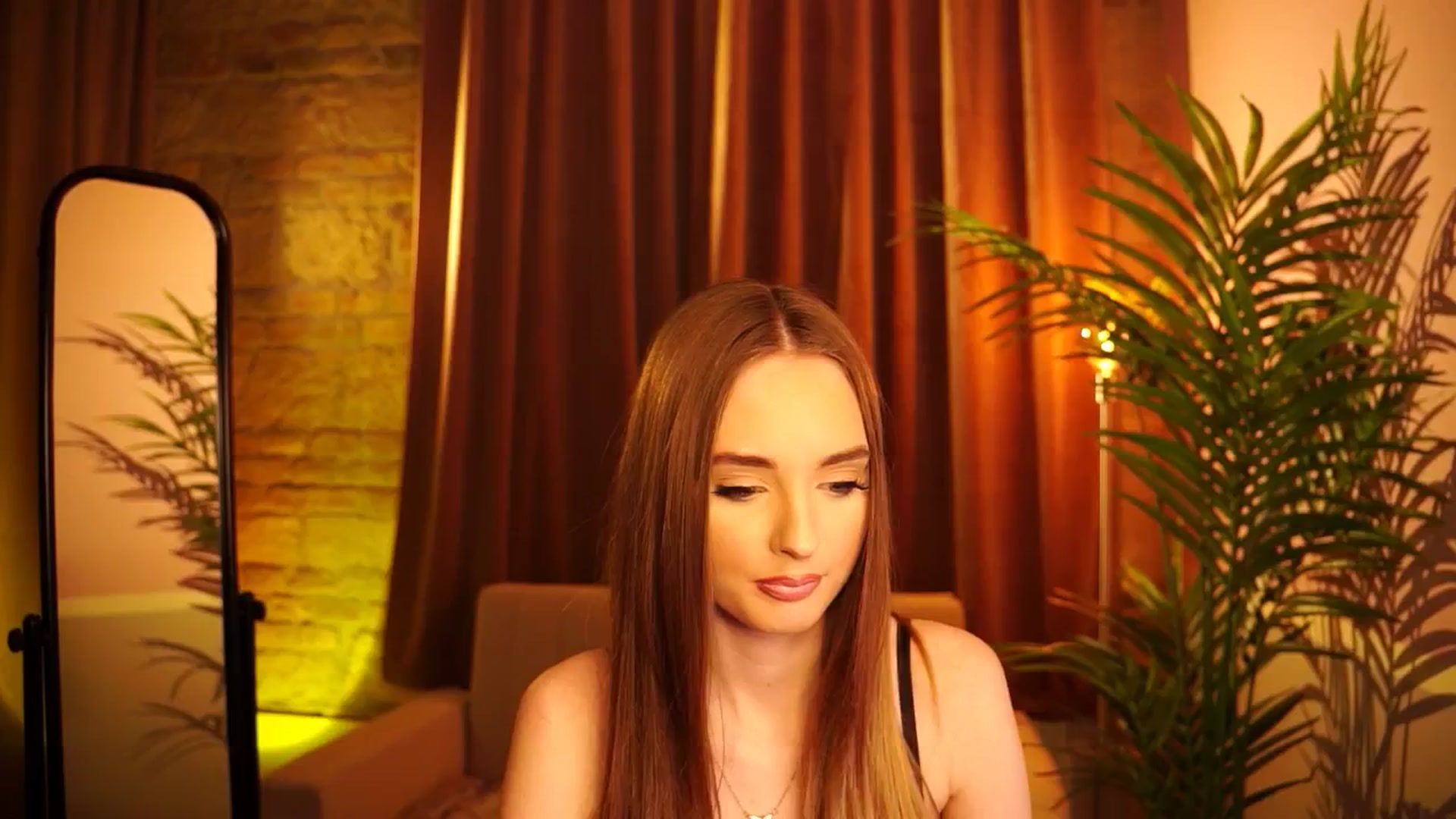Gallery image thumbnail from petitegonwild's myfreecams stream on, 05/13/2024, 17:36 image 7 of 20