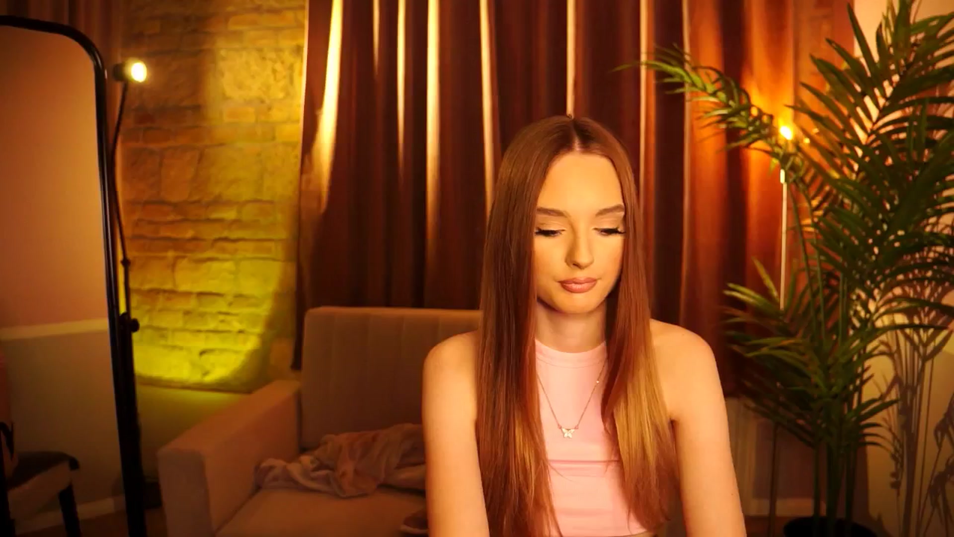 Gallery image thumbnail from petitegonwild's myfreecams stream on, 05/24/2024, 11:38 image 6 of 20