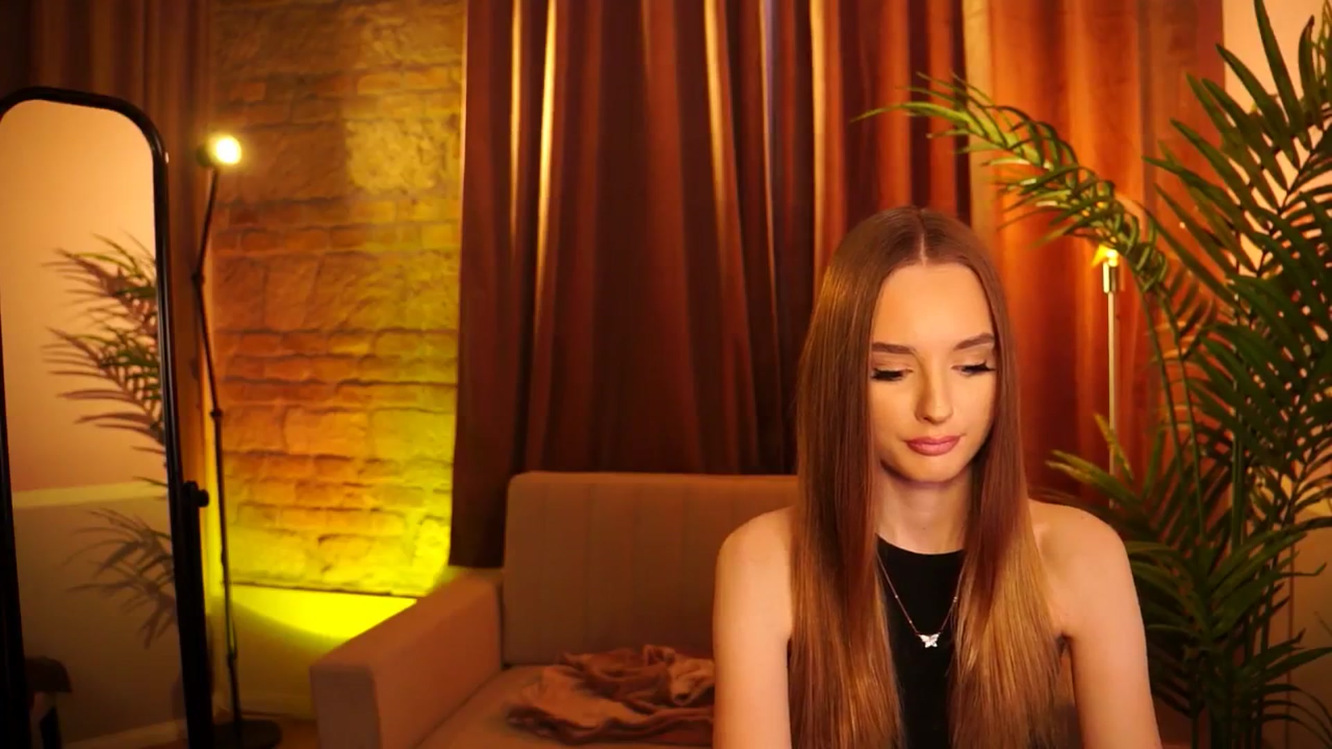 Gallery image thumbnail from petitegonwild's myfreecams stream on, 05/27/2024, 17:55 image 14 of 20
